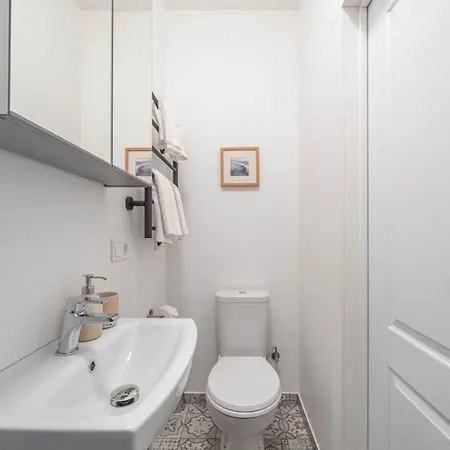 Apartment In The Heart Of *