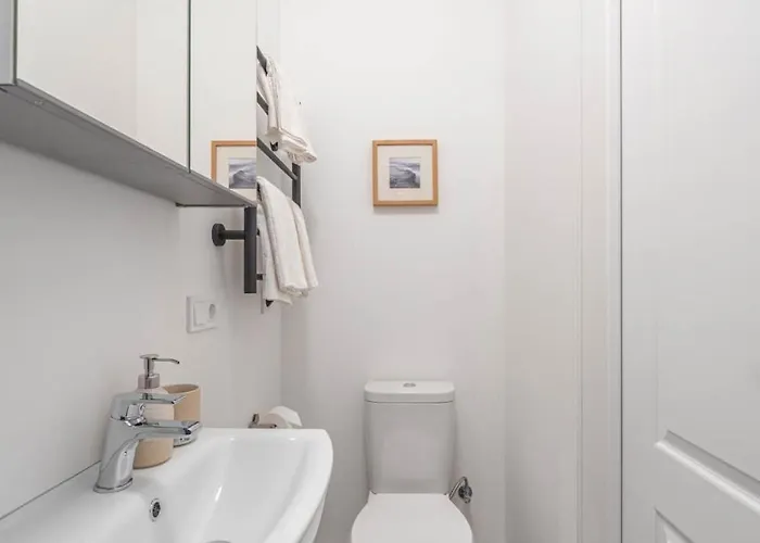 Apartment In The Heart Of *